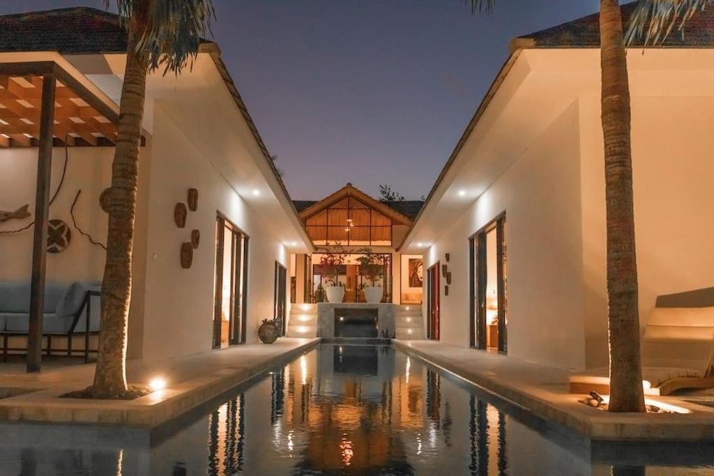 Villa Hakem Elegant And Modern 4 Bedrooms Villa Pool View Чангу Экстерьер фото