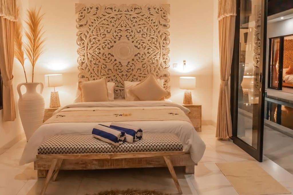 Villa Hakem Elegant And Modern 4 Bedrooms Villa Pool View Чангу Экстерьер фото
