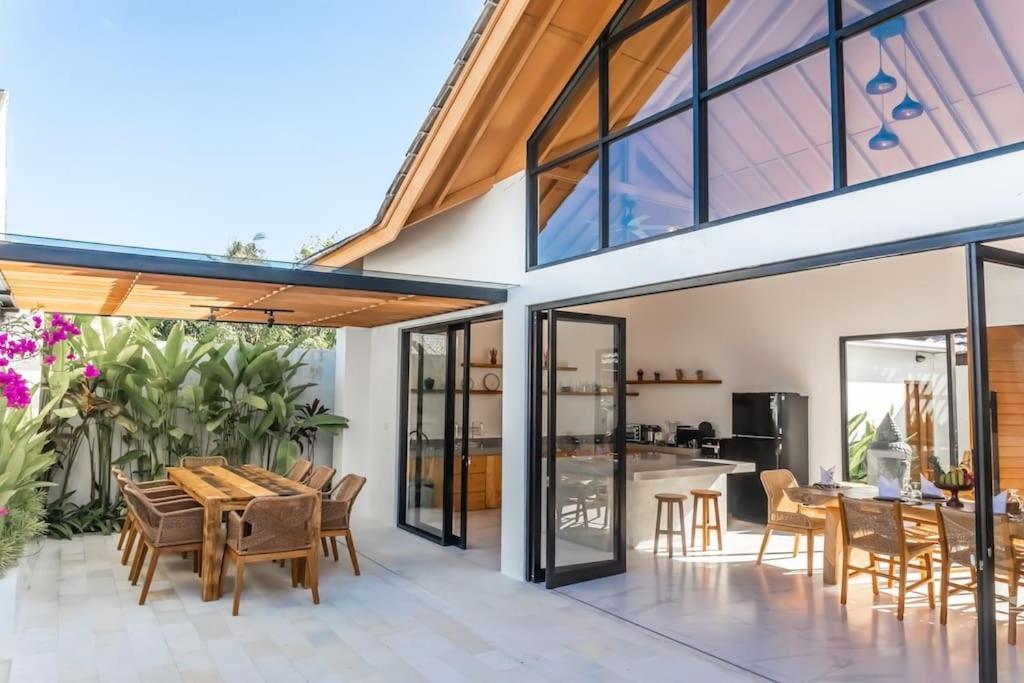 Villa Hakem Elegant And Modern 4 Bedrooms Villa Pool View Чангу Экстерьер фото
