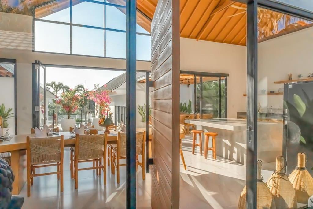 Villa Hakem Elegant And Modern 4 Bedrooms Villa Pool View Чангу Экстерьер фото